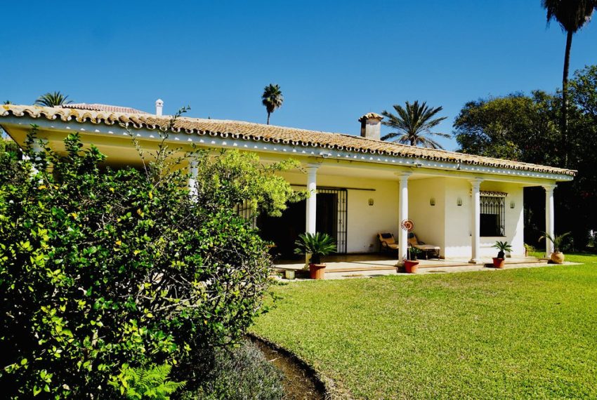 R5083873-Villa-For-Sale-El-Paraiso-Detached-3-Beds-220-Built