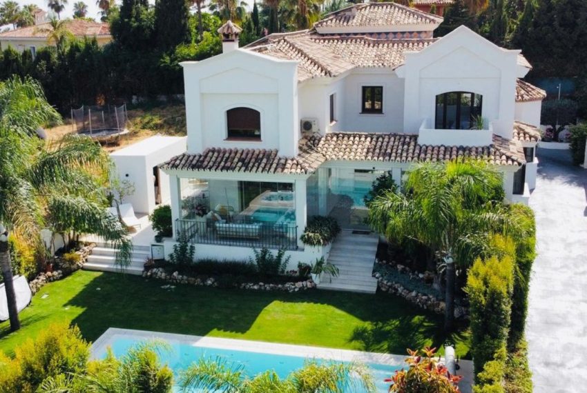 R5103538-Villa-For-Sale-Marbella-Detached-6-Beds-750-Built-1