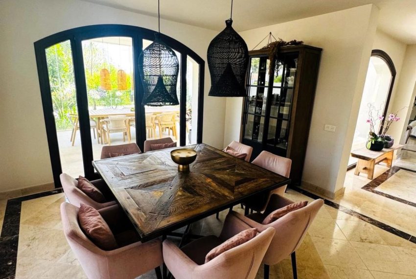 R5103538-Villa-For-Sale-Marbella-Detached-6-Beds-750-Built-13