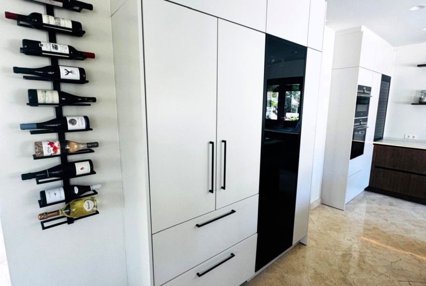 R5103538-Villa-For-Sale-Marbella-Detached-6-Beds-750-Built-15