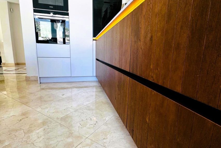 R5103538-Villa-For-Sale-Marbella-Detached-6-Beds-750-Built-16