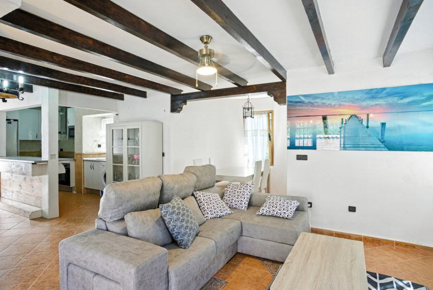 R5103679-Villa-For-Sale-The-Golden-Mile-Detached-3-Beds-166-Built-1