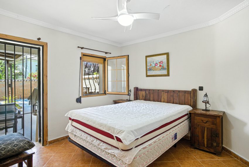 R5103679-Villa-For-Sale-The-Golden-Mile-Detached-3-Beds-166-Built-17