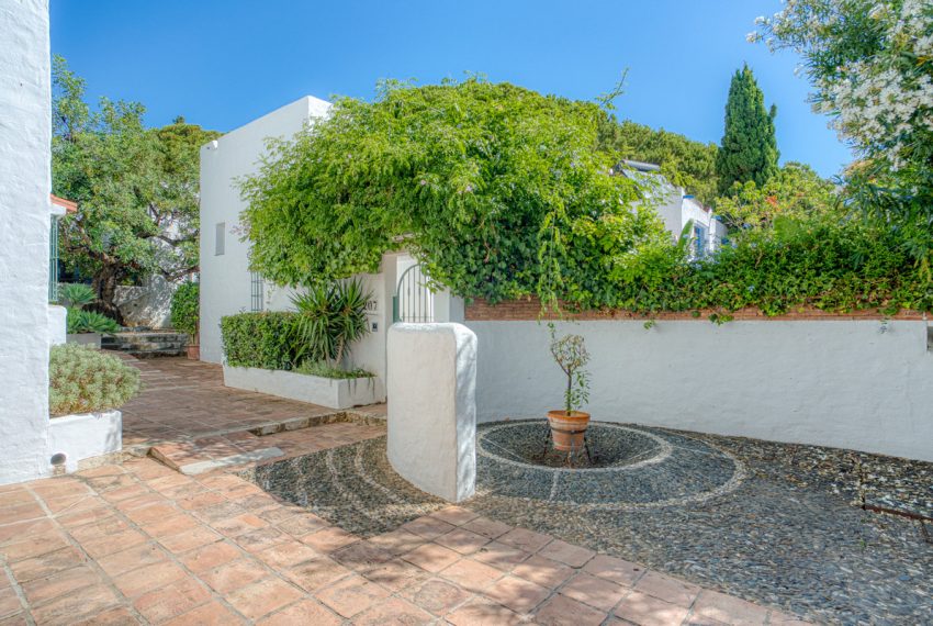 R5103679-Villa-For-Sale-The-Golden-Mile-Detached-3-Beds-166-Built-2