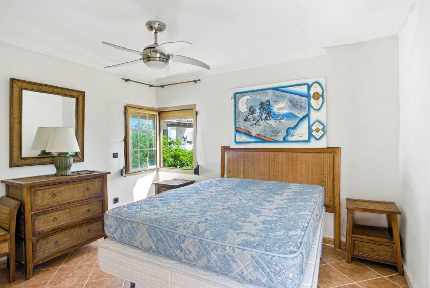 R5103679-Villa-For-Sale-The-Golden-Mile-Detached-3-Beds-166-Built-3