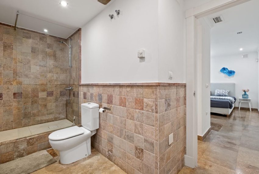 R5104213-Apartment-For-Sale-The-Golden-Mile-Ground-Floor-3-Beds-351-Built-12