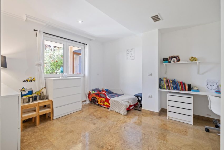 R5104213-Apartment-For-Sale-The-Golden-Mile-Ground-Floor-3-Beds-351-Built-16