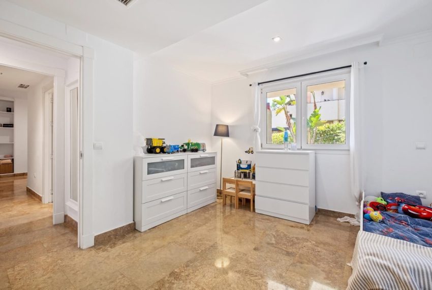 R5104213-Apartment-For-Sale-The-Golden-Mile-Ground-Floor-3-Beds-351-Built-18