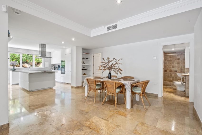 R5104213-Apartment-For-Sale-The-Golden-Mile-Ground-Floor-3-Beds-351-Built-6