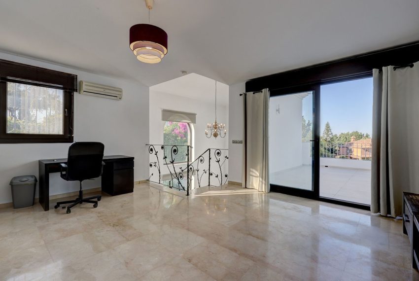 R5104279-Villa-For-Sale-El-Rosario-Detached-5-Beds-326-Built-8