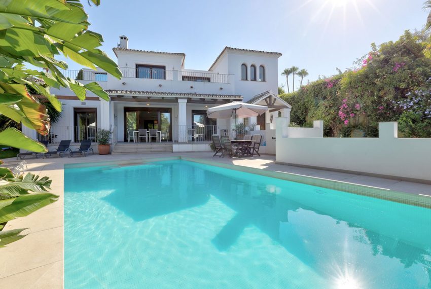 R5104279-Villa-For-Sale-El-Rosario-Detached-5-Beds-326-Built
