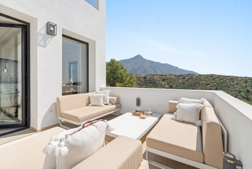 R5105161-Villa-For-Sale-Nueva-Andalucia-Detached-5-Beds-444-Built-17