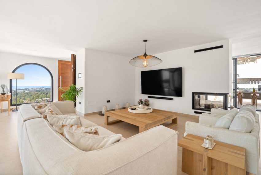 R5105161-Villa-For-Sale-Nueva-Andalucia-Detached-5-Beds-444-Built-3