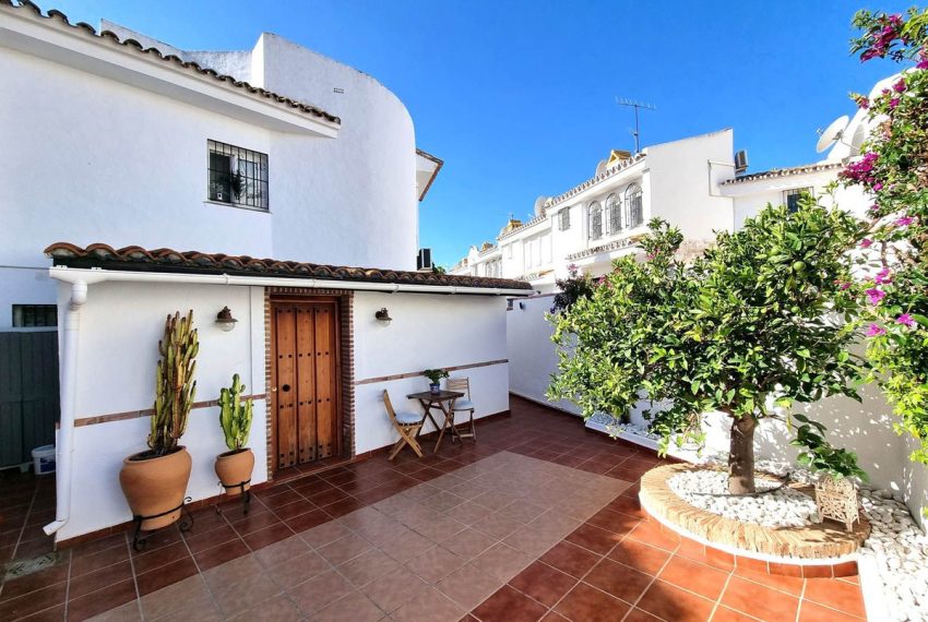 R5106811-Villa-For-Sale-Calahonda-Semi-Detached-3-Beds-80-Built-1