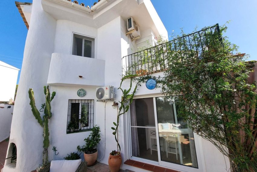 R5106811-Villa-For-Sale-Calahonda-Semi-Detached-3-Beds-80-Built