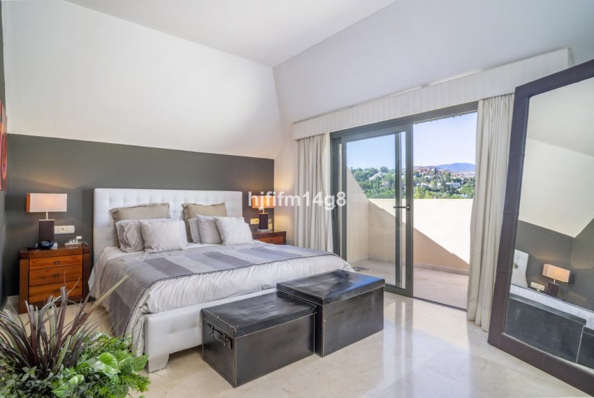R5107045-Apartment-For-Sale-Nueva-Andalucia-Penthouse-Duplex-2-Beds-238-Built-9