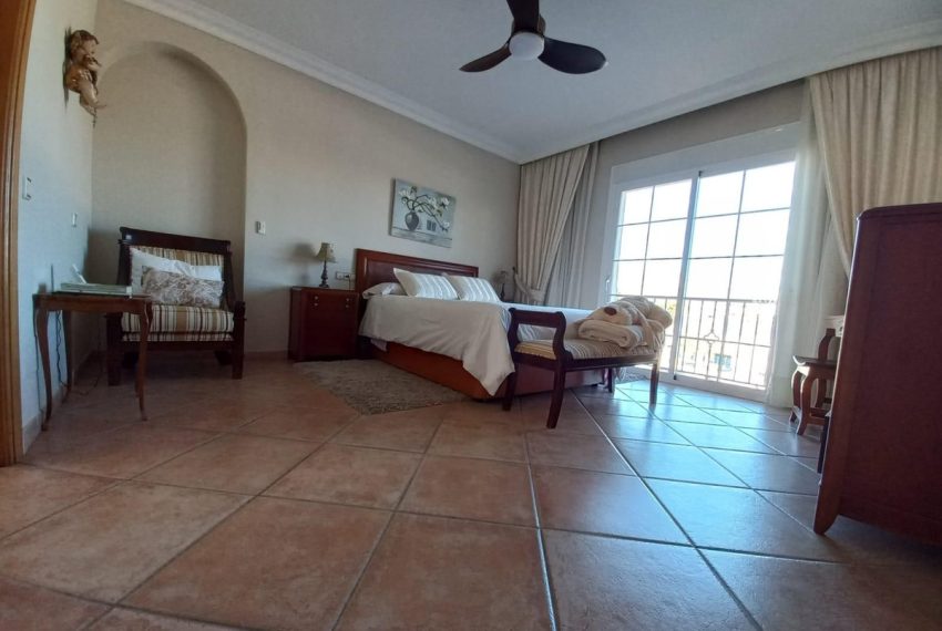 R5107402-Villa-For-Sale-San-Pedro-de-Alcantara-Semi-Detached-5-Beds-404-Built-10