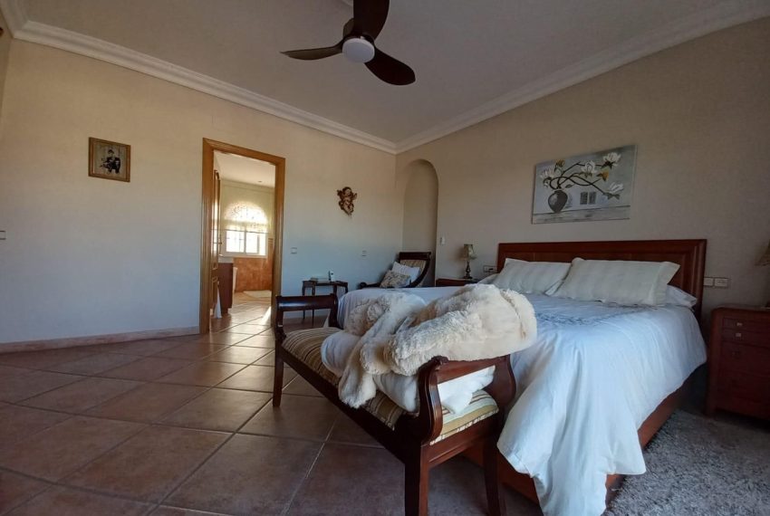 R5107402-Villa-For-Sale-San-Pedro-de-Alcantara-Semi-Detached-5-Beds-404-Built-18