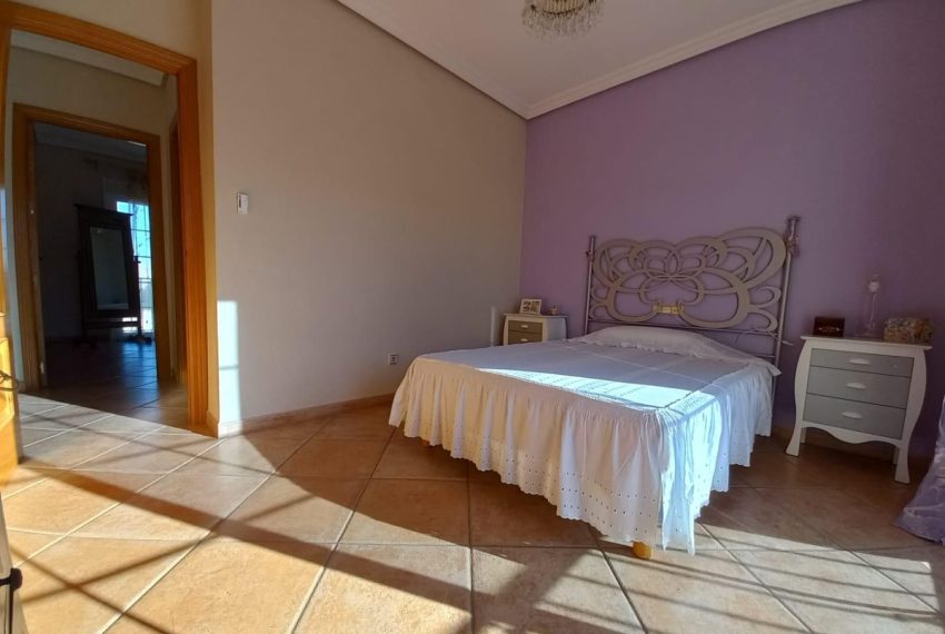 R5107402-Villa-For-Sale-San-Pedro-de-Alcantara-Semi-Detached-5-Beds-404-Built-2