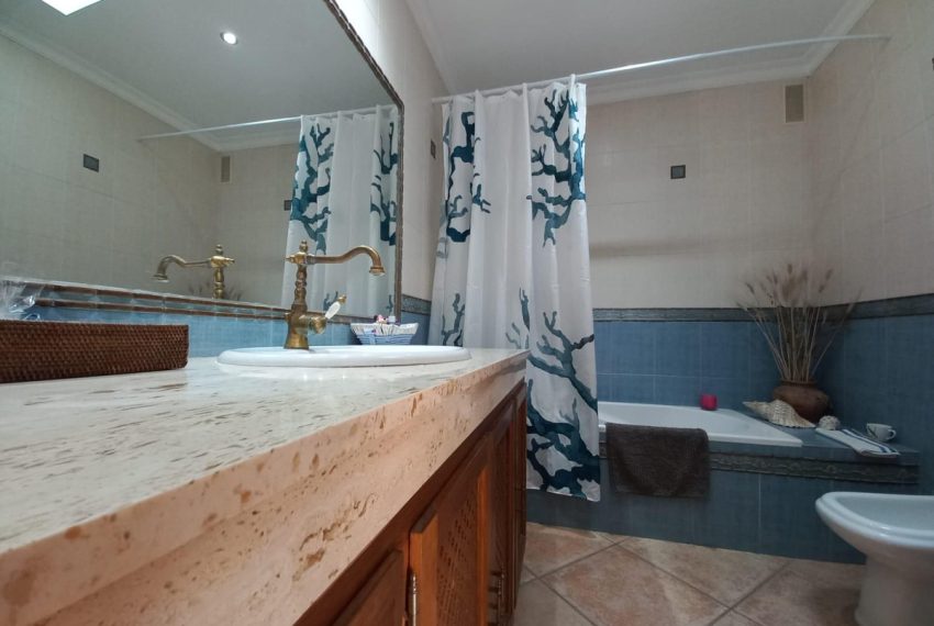 R5107402-Villa-For-Sale-San-Pedro-de-Alcantara-Semi-Detached-5-Beds-404-Built-6