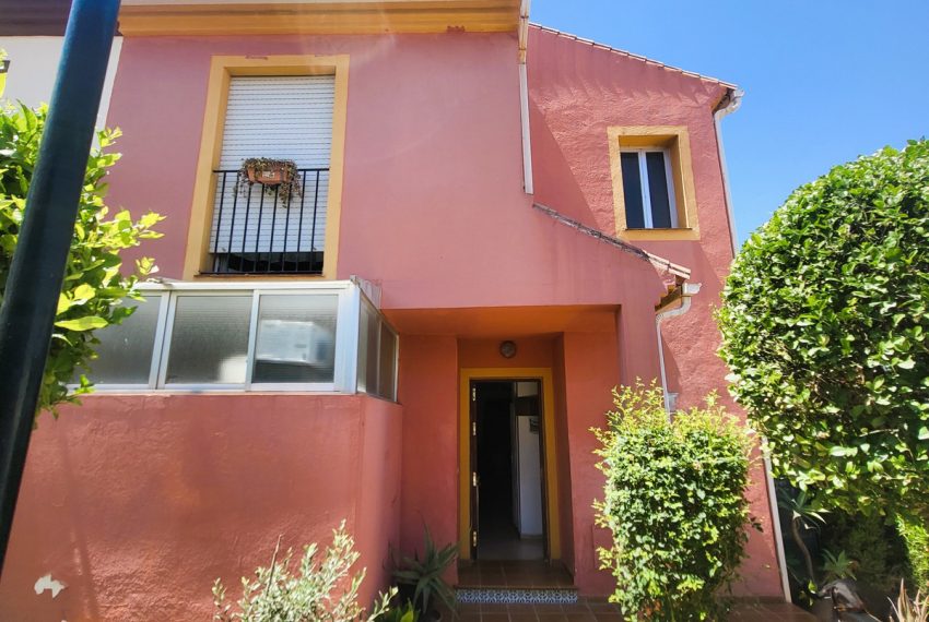 R5108179-Villa-For-Sale-Estepona-Semi-Detached-3-Beds-109-Built-1