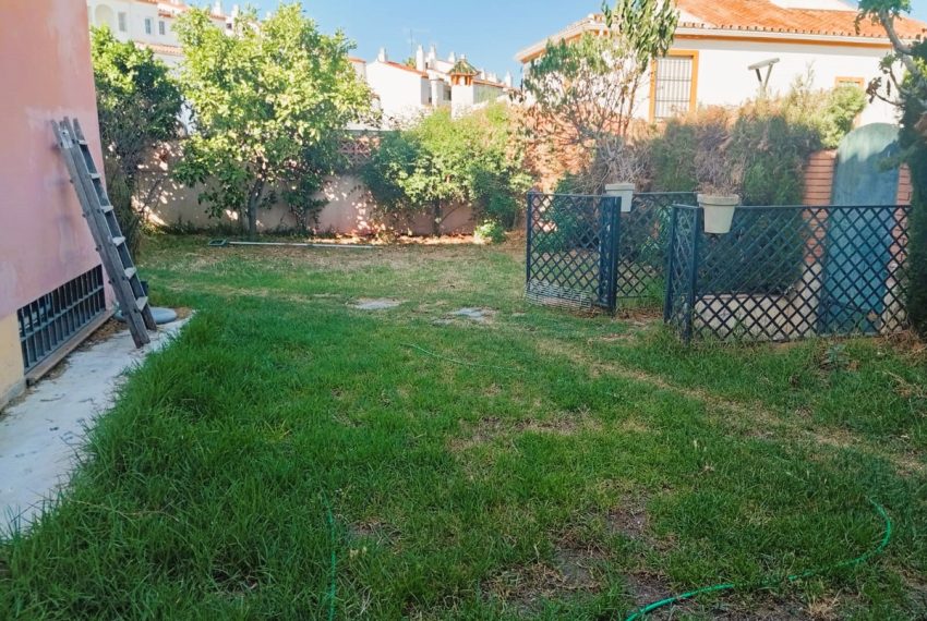R5108179-Villa-For-Sale-Estepona-Semi-Detached-3-Beds-109-Built-2