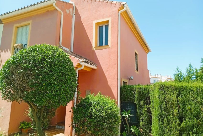 R5108179-Villa-For-Sale-Estepona-Semi-Detached-3-Beds-109-Built
