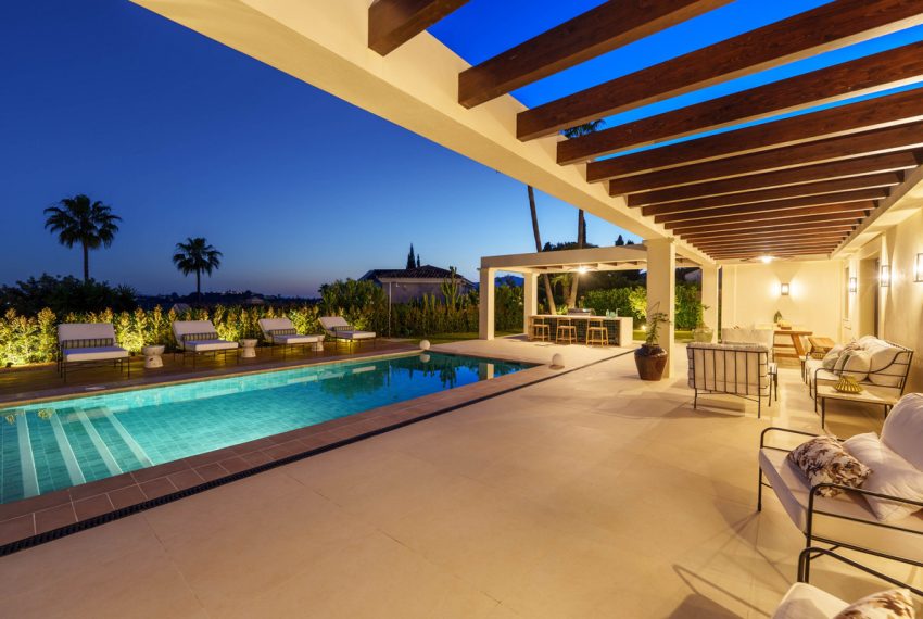 R5108221-Villa-For-Sale-Nueva-Andalucia-Detached-4-Beds-241-Built-10