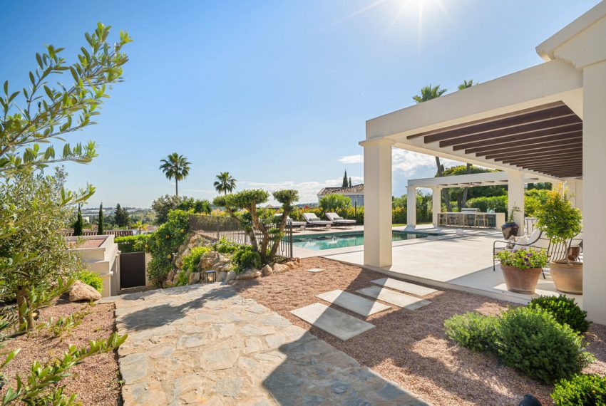 R5108221-Villa-For-Sale-Nueva-Andalucia-Detached-4-Beds-241-Built-19