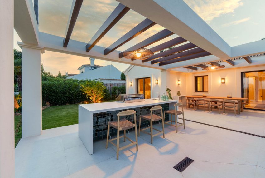 R5108221-Villa-For-Sale-Nueva-Andalucia-Detached-4-Beds-241-Built-5