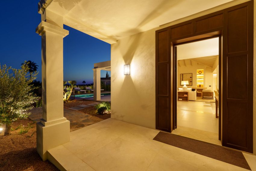 R5108221-Villa-For-Sale-Nueva-Andalucia-Detached-4-Beds-241-Built-8