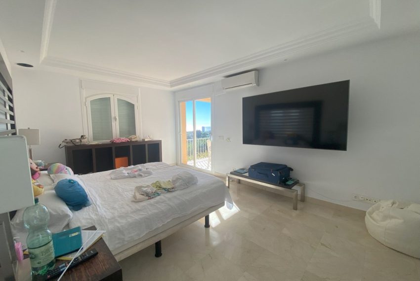 R5108539-Villa-For-Sale-Elviria-Detached-7-Beds-746-Built-10