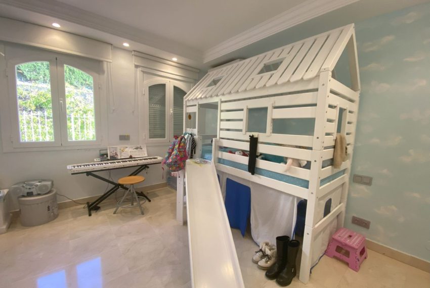 R5108539-Villa-For-Sale-Elviria-Detached-7-Beds-746-Built-13