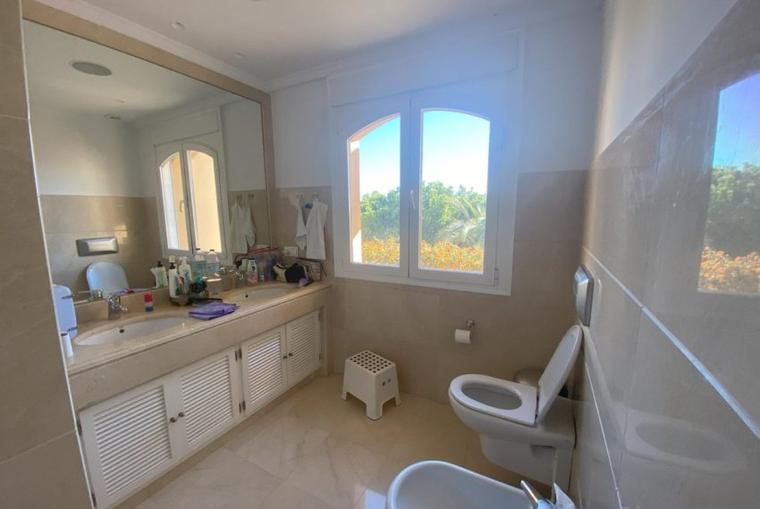 R5108539-Villa-For-Sale-Elviria-Detached-7-Beds-746-Built-14