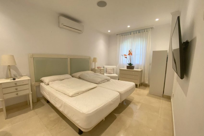 R5108539-Villa-For-Sale-Elviria-Detached-7-Beds-746-Built-15