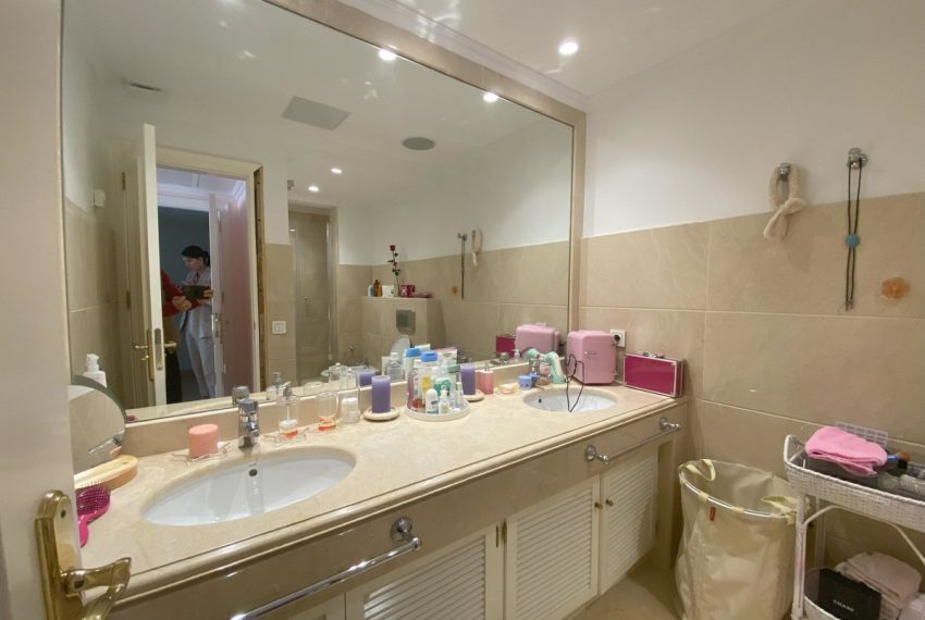 R5108539-Villa-For-Sale-Elviria-Detached-7-Beds-746-Built-18