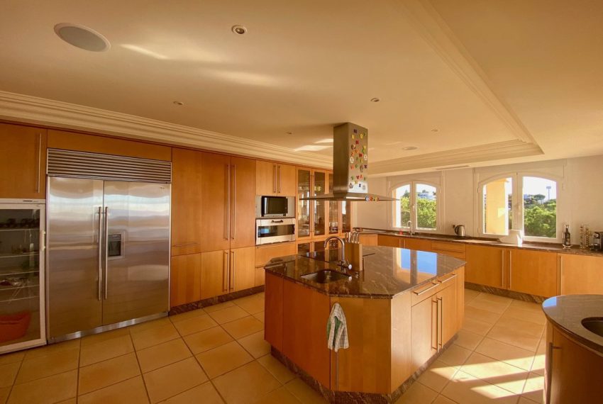 R5108539-Villa-For-Sale-Elviria-Detached-7-Beds-746-Built-6