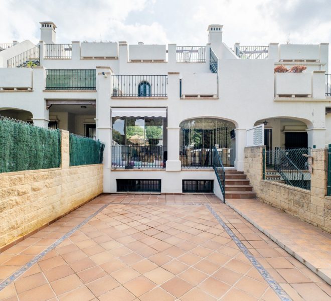 R5108920-Image 1-Terraced - 3 Beds - 235 Built