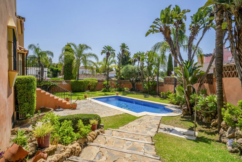 R5109133-Villa-For-Sale-Guadalmina-Alta-Detached-6-Beds-463-Built-2