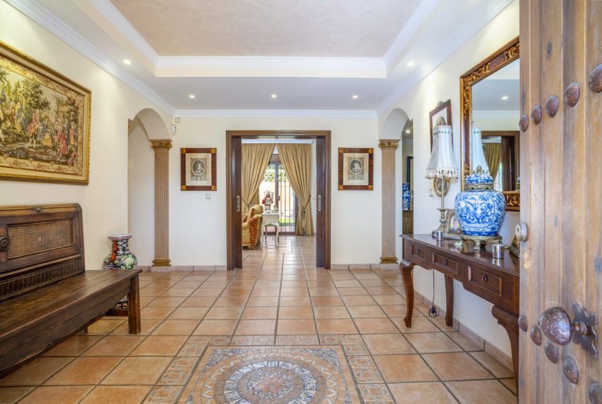 R5109133-Villa-For-Sale-Guadalmina-Alta-Detached-6-Beds-463-Built-3