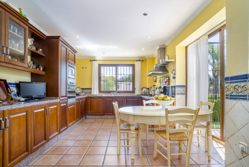 R5109133-Villa-For-Sale-Guadalmina-Alta-Detached-6-Beds-463-Built-6