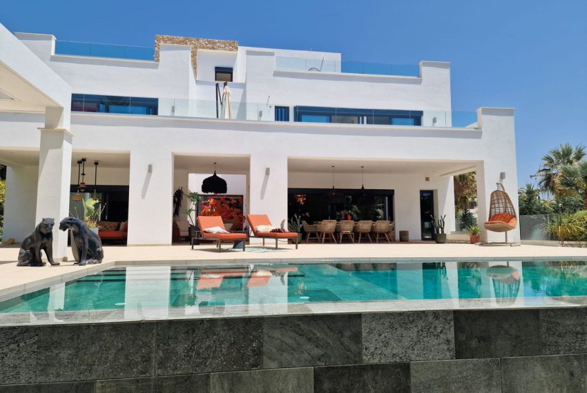 R5109376-Villa-For-Sale-Marbella-Detached-5-Beds-552-Built-3