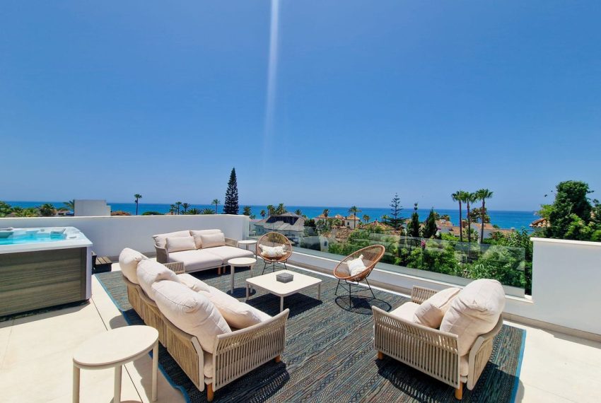 R5109376-Villa-For-Sale-Marbella-Detached-5-Beds-552-Built