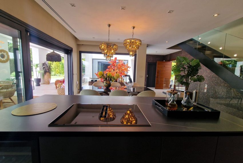 R5109376-Villa-For-Sale-Marbella-Detached-5-Beds-552-Built-9