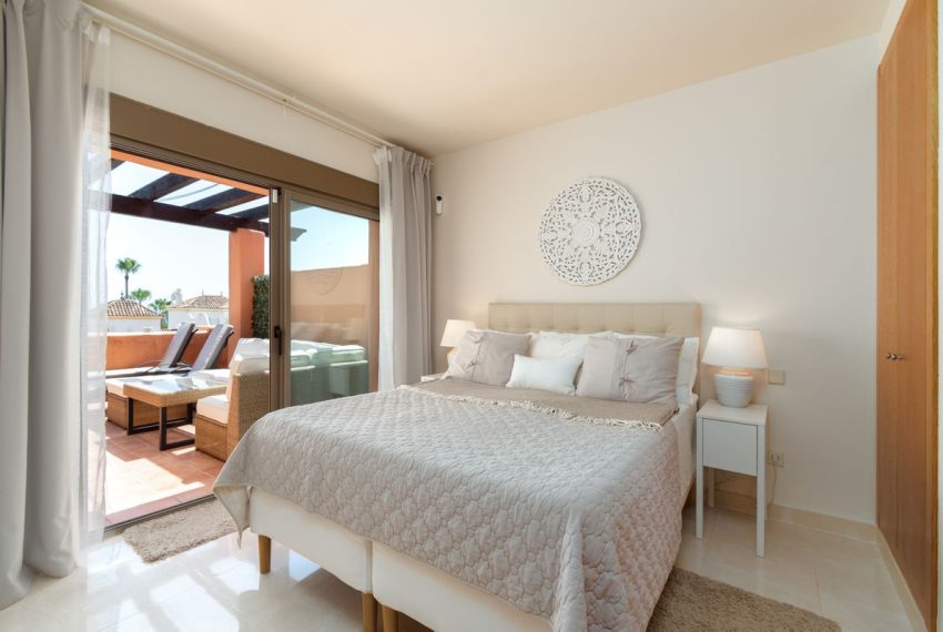 R5110213-Apartment-For-Sale-New-Golden-Mile-Penthouse-1-Beds-73-Built-10