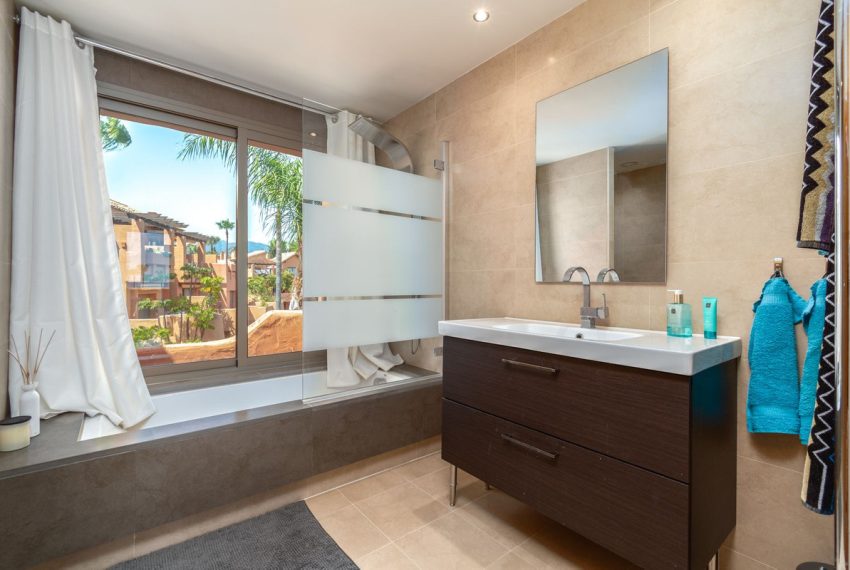 R5110213-Apartment-For-Sale-New-Golden-Mile-Penthouse-1-Beds-73-Built-13