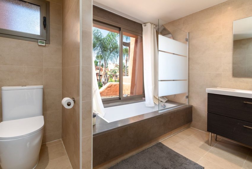 R5110213-Apartment-For-Sale-New-Golden-Mile-Penthouse-1-Beds-73-Built-14