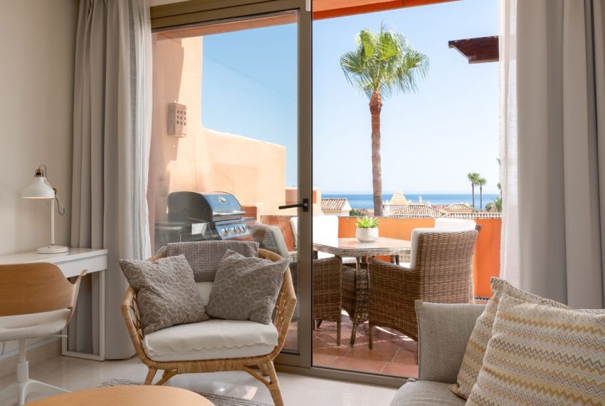 R5110213-Apartment-For-Sale-New-Golden-Mile-Penthouse-1-Beds-73-Built-4