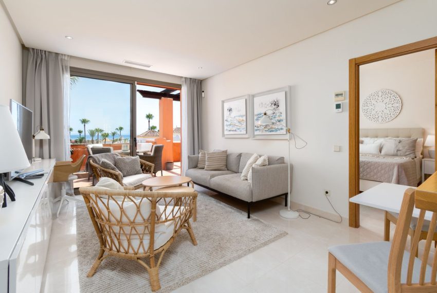 R5110213-Apartment-For-Sale-New-Golden-Mile-Penthouse-1-Beds-73-Built-5