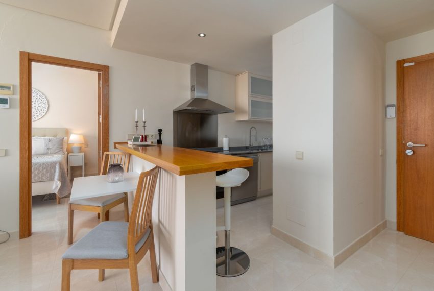 R5110213-Apartment-For-Sale-New-Golden-Mile-Penthouse-1-Beds-73-Built-8